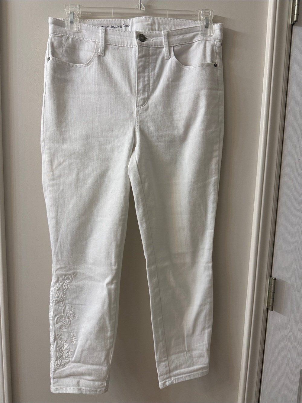 Talbots White Cropped Ankle Jeans with Tonal Embroidery